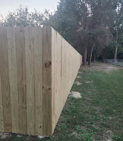 Wood fence installation in Raleigh NC – professional residential fence build
